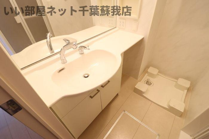 アネモス　Ｂの洗面所|ゆったりとスペースのある洗面所