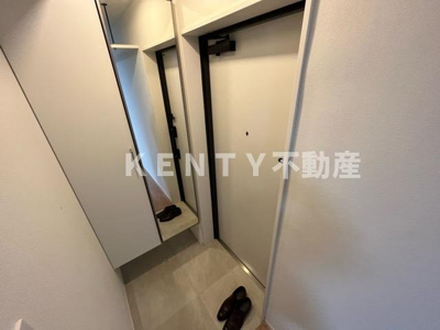 【玄関】 | ＣＯＣＯＣＵＢＥ中馬込 | 明るい玄関です