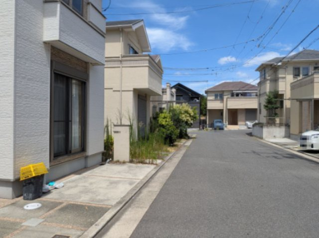 池田下町（太陽光パネル3年前・外壁カバー工法昨年）の前面道路含む現地写真