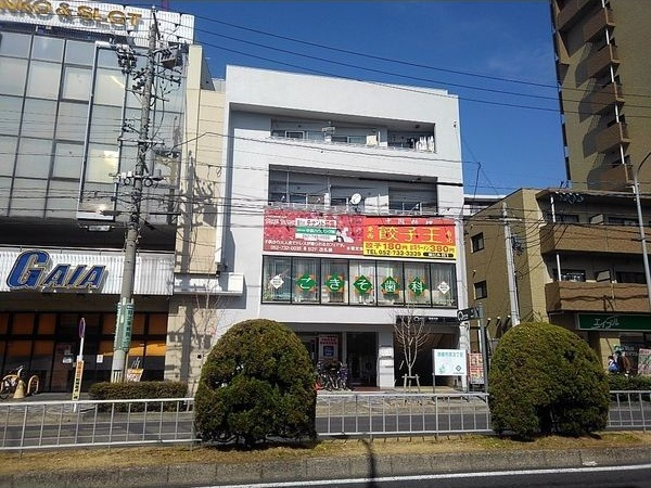 ST STATION BLDGの外観