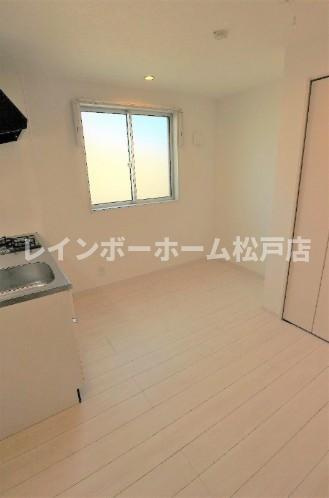火災保険は貸主負担♪二人入居可♪オートロック♪デザイナーズ♪の居間・リビング|おしゃれなリビングです