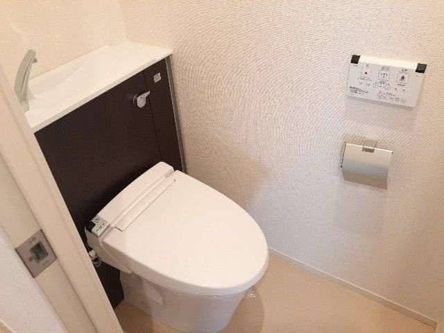 ノイグランツＤのトイレ|トイレです