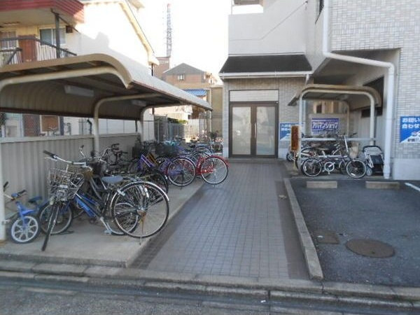 リバーサイド・235のその他共用部分|自転車置き場