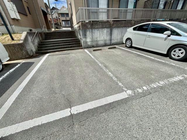 シャーメゾン　さくら坂　C棟の駐車場