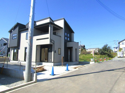 【前面道路含む現地写真】 | ブルーミングガーデン甲斐市竜王新町　1号棟 | 前面道路含む現地写真です