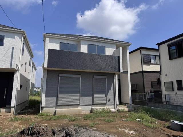 市川市国分６丁目新築戸建【中国分小学校：6分】の外観|Ｄ号棟外観・8月24日撮影・もうすぐ完成！