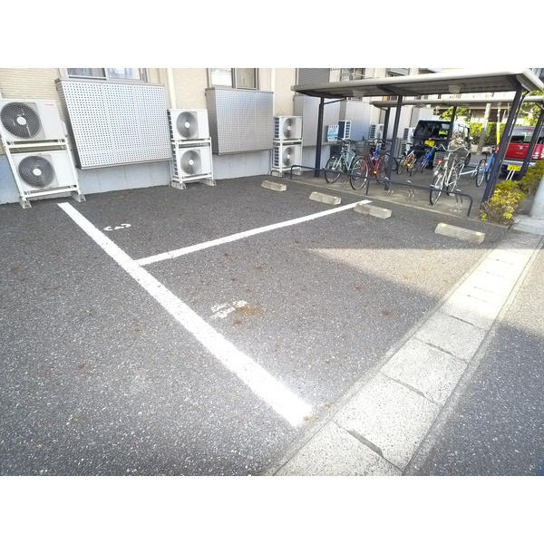 プリマヴェーラの駐車場
