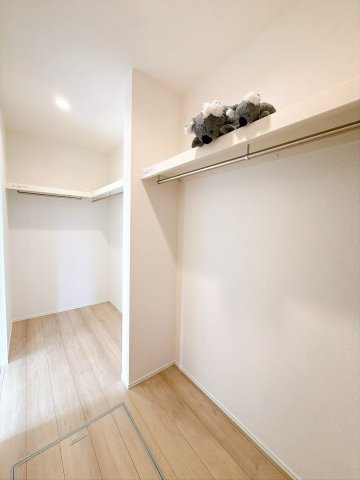 【収納】 | 前橋市朝倉町　平屋　築住宅 | 大容量のウォークインクローゼットはまるでショップのような空間。お気に入りの洋服を見渡しながらコーディネートを楽しめます♪