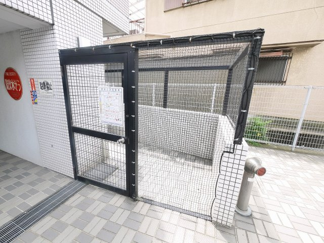 シティホームズ生駒駅前のその他共用部分|敷地内ゴミ捨て場です
