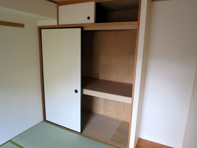 プラムエヌティーの収納|布団が収納できる押入れあります!