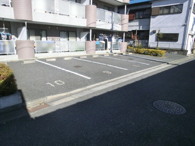 プラムエヌティーの駐車場|敷地内駐車場完備。（要確認）