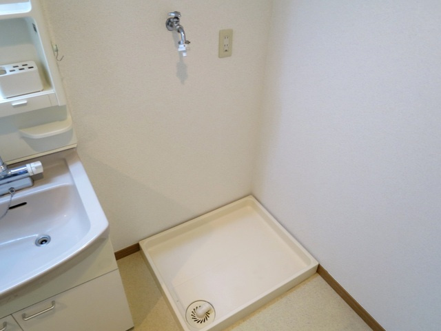 プラムエヌティーのその他|室内洗濯機置き場完備です!