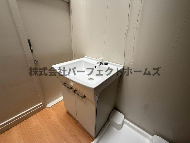 倉治3丁目テラスハウス　の独立洗面台|独立洗面台で身支度をすべて済ませてしまいましょう