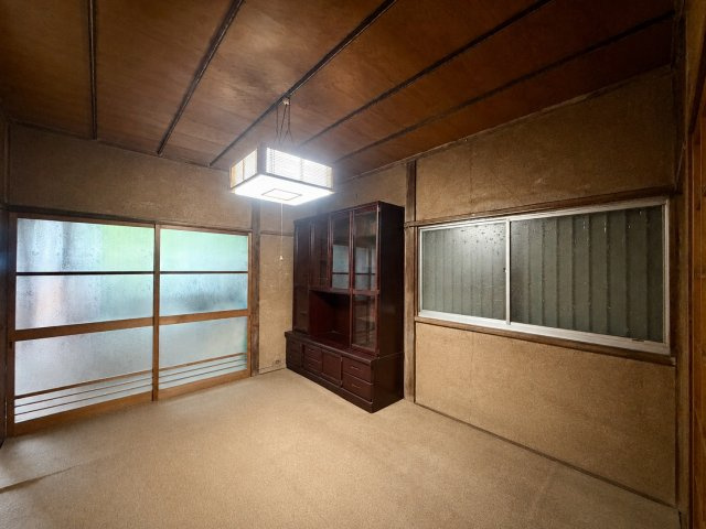 平野区喜連1丁目の和室|窓からやわらかな光が入る和室。家具の配置がしやすく、くつろぎのスペースとしても使いやすいお部屋です。