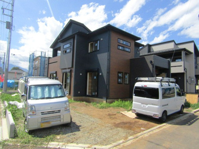 【駐車場】 | ブルーミングガーデン甲斐市竜王新町　2号棟 | カースペースがあります