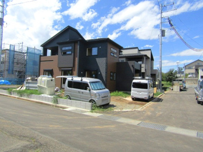 【前面道路含む現地写真】 | ブルーミングガーデン甲斐市竜王新町　2号棟 | 前面道路含む現地写真です
