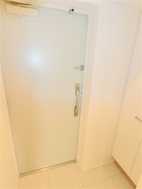TLRレジデンス大鳥居の玄関