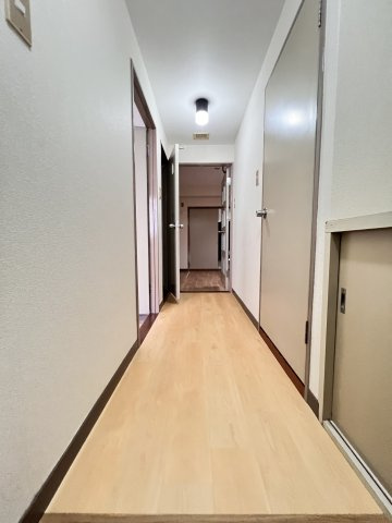 玉川マンションの玄関