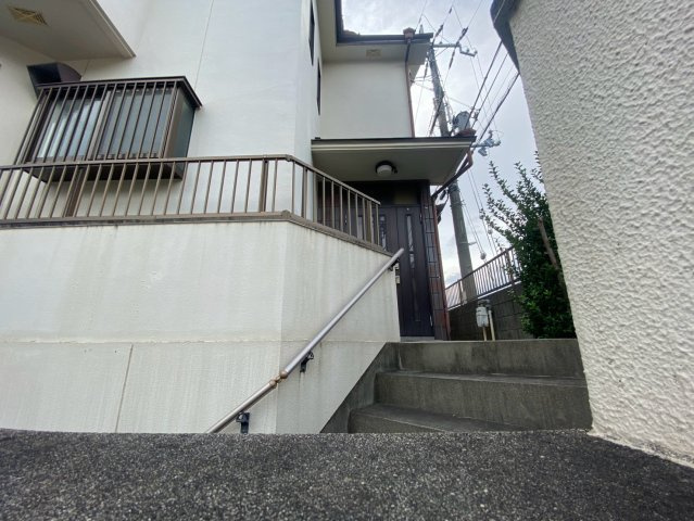 緑が丘２丁目戸建のエントランス