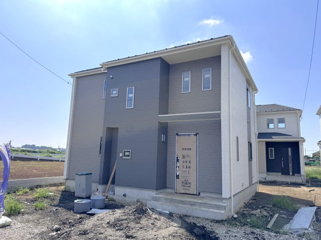 市川市国分６丁目新築戸建【中国分小学校：6分】の外観|Ｆ号棟外観・8月24日撮影・もうすぐ完成！