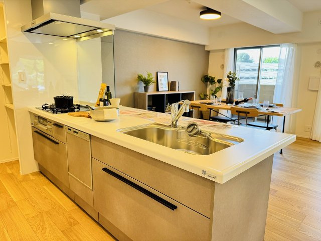 エンゼルラクシィ南大沢のキッチン|～新規交換済、使い勝手良くオシャレなオープンキッチン～
