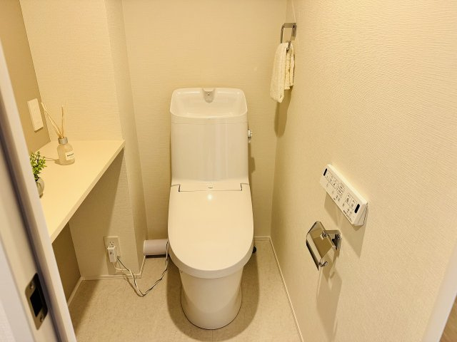 エンゼルラクシィ南大沢のトイレ|～暖房温水洗浄機能付きトイレ　冬場は特に嬉しい機能ですね～