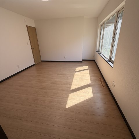 室蘭市大沢町1丁目14-7戸建の居間・リビング