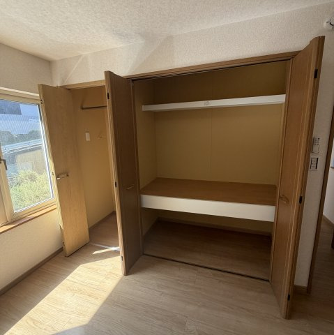 室蘭市大沢町1丁目14-7戸建の収納