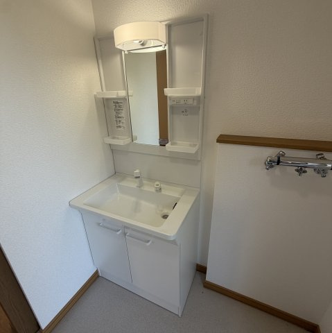 室蘭市大沢町1丁目14-7戸建の洗面所