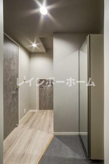 robot home 西大宮Bの玄関