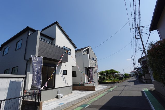 川越市霞ヶ関北５丁目　３(４)LDK＋駐車２台新築戸建の前面道路含む現地写真