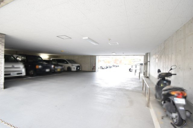 【駐車場】 | エスリード高野台 | エイブルだけの嬉しいサービス、ご用意しております。詳細は、お気軽に当社までお問合せ下さいませ！