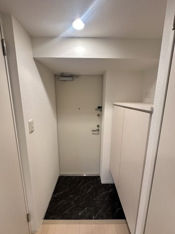 大阪市中央区瓦町２丁目の賃貸マンションの玄関