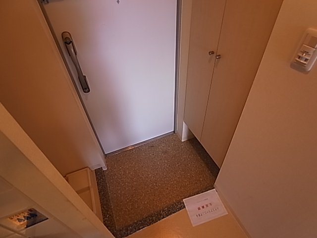 神戸市兵庫区本町１丁目の賃貸マンションの玄関