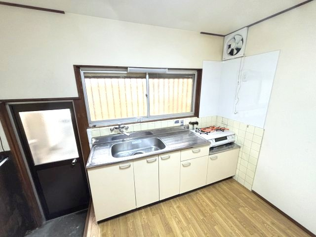 西板持町8丁目戸建のキッチン