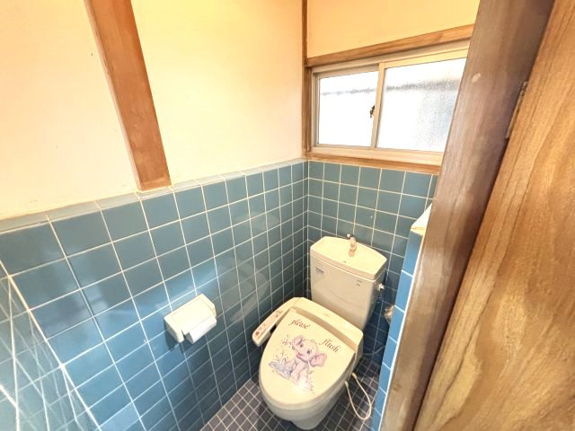 西板持町8丁目戸建のトイレ