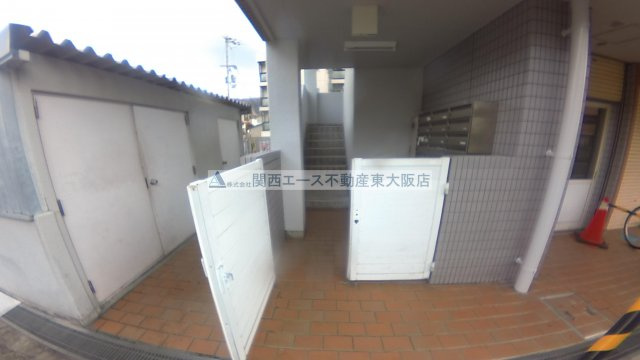 【エントランス】 | 野崎駅前ビル