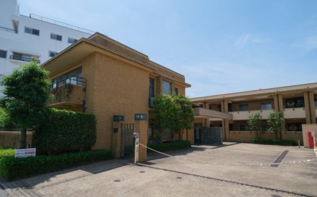 マートルコート山手２６１番館の外観