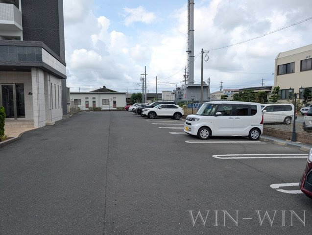 ROOT・ONEの駐車場