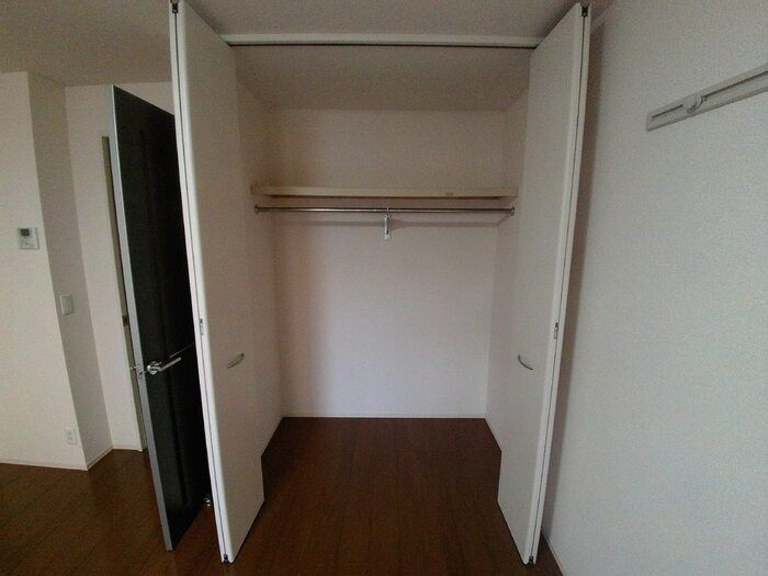 マ　メゾン菊住Ｗの収納