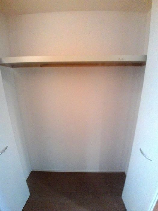 マ　メゾン菊住Ｗの収納