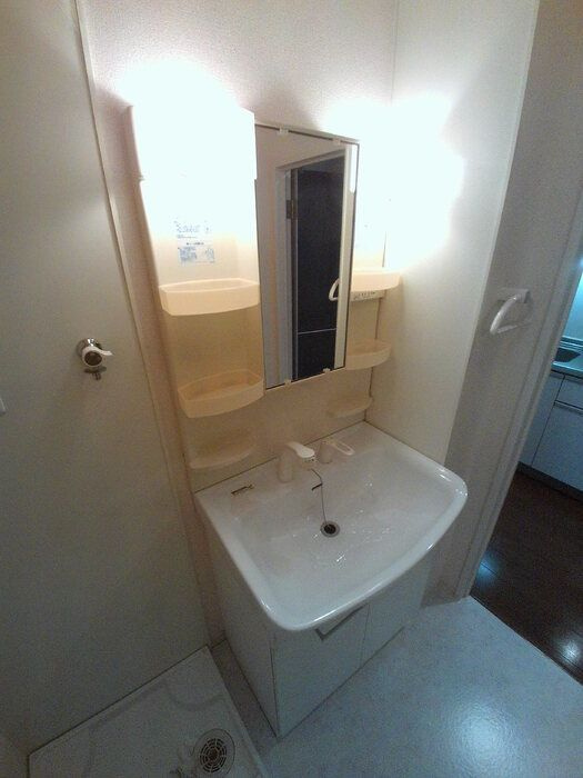 マ　メゾン菊住Ｗの洗面所