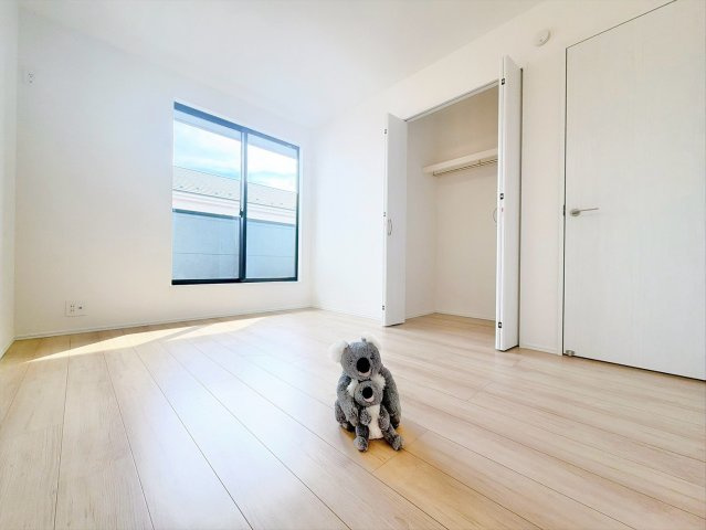 【洋室】 | 前橋市朝日が丘町　新築住宅 | 「どんな家具を置こうかな」とワクワクする。好みのこだわりのお部屋にしてじぶんだけの部屋でゆったりと寛げます。