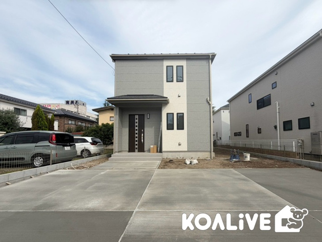 【外観】 | 前橋市朝日が丘町　新築住宅 | 完成済み！いつでも新生活を始めることができます。
開放感あるLDK！
陽当り、風通しも良い暖かな住まいです。