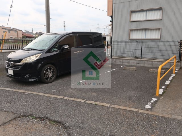 ステーションサイドあざみの駐車場