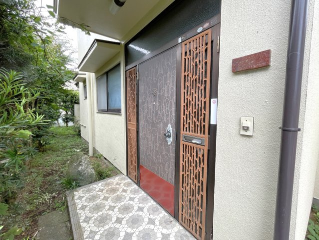萱場ハウスの玄関