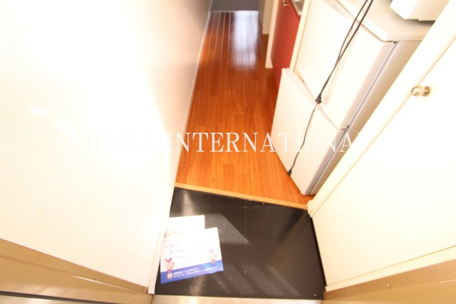 レオパレスシャルムⅡのエントランス