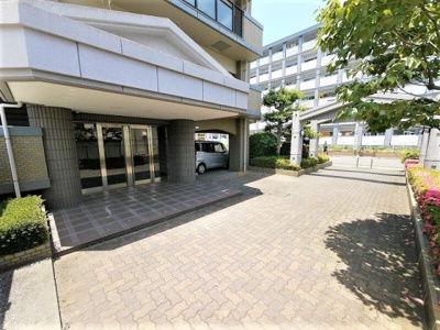 【エントランス】 | ベルメゾン長丘エミネンス
