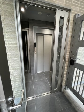 グランドプレイス東神田のエントランス