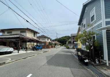 【前面道路含む現地写真】 | 小束山１丁目　中古戸建